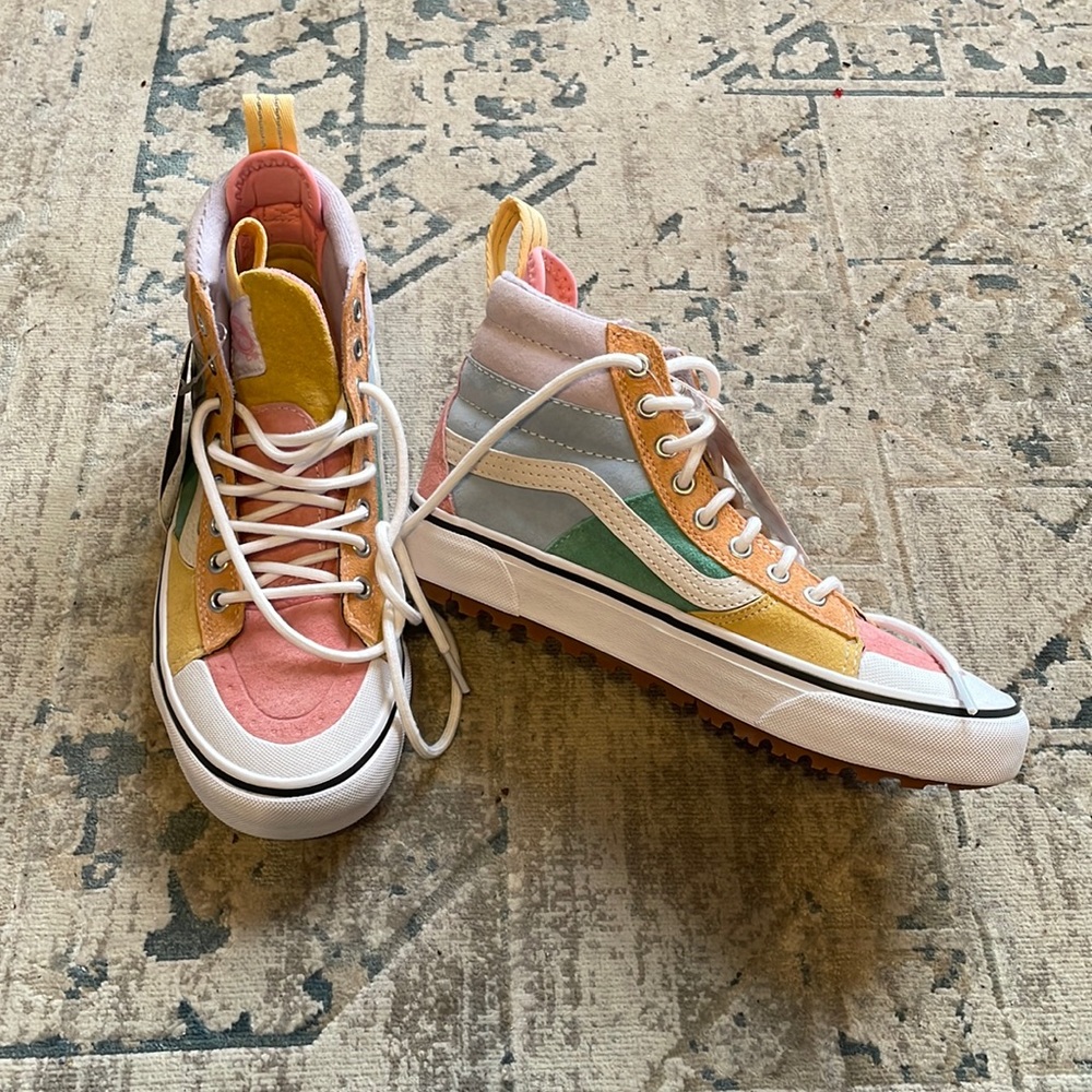 NWT Vans SK8-HI MTE-1 Pastel Multicolor High Top Sneaker in Women’s 7.5